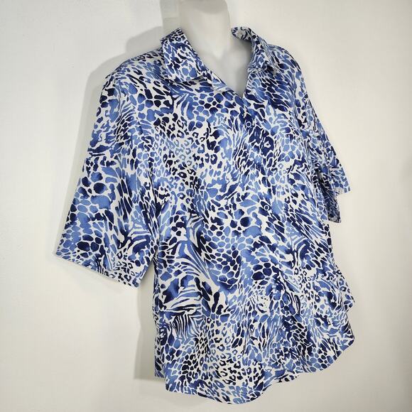 Chico's Shirt No Iron Women's Large Blue White Animal Print Short Sleeve Button - Picture 4 of 9